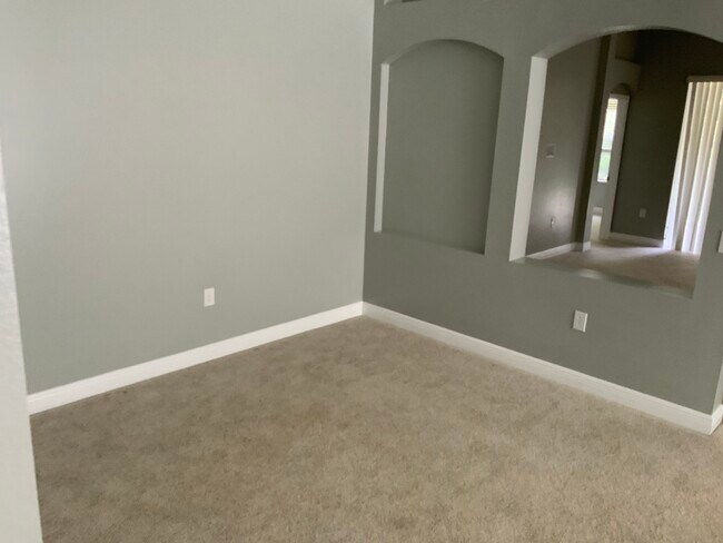 Building Photo - 6813 Bluff Meadow Ct