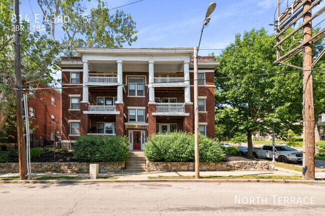 Primary Photo - 814 E 43rd-5