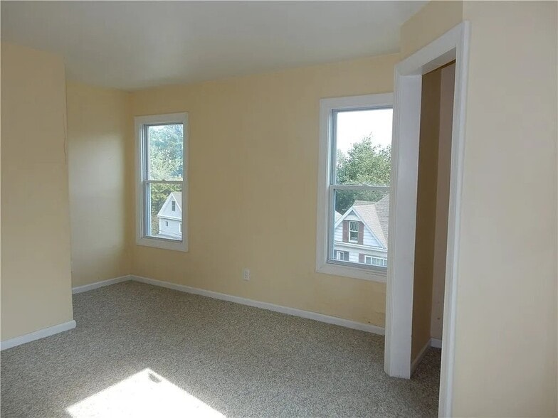 Building Photo - 2408 Eiler Ave