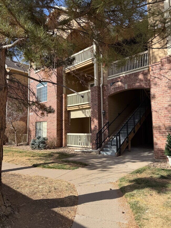 Building Photo - Don't Miss This 2 Bed/2 Bath Pinnacle at Highline Condo Available Now!