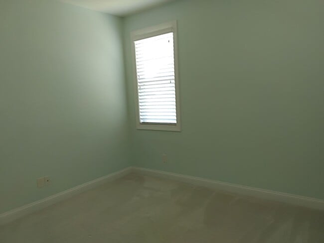Building Photo - 4 Bedroom home in Beaufort