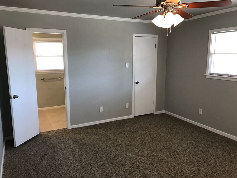 Building Photo - 4907 11th St