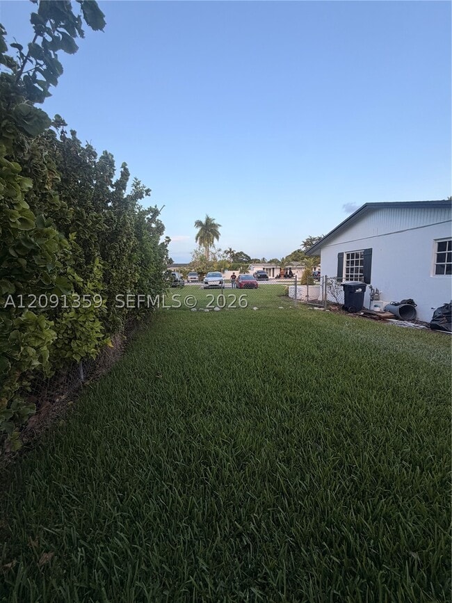 Building Photo - 18608 SW 93rd Pl