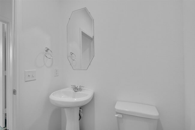 Building Photo - 14403 Cedar Ledge Ln