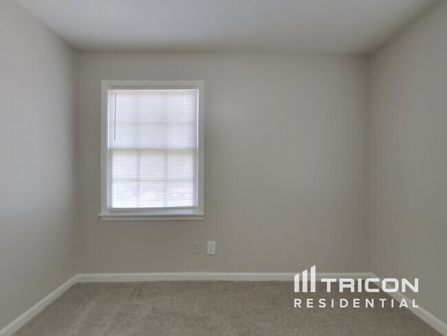 Building Photo - 188 Misty Hollow Way