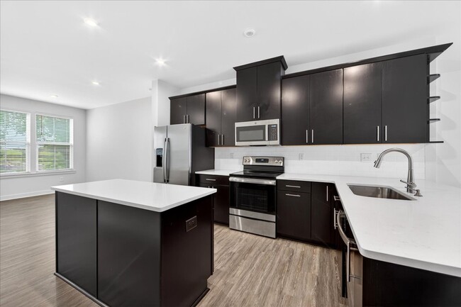 Building Photo - 530 Billingsley Rd