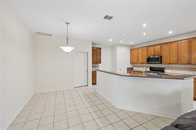 Building Photo - 1616 Broadmoor Dr