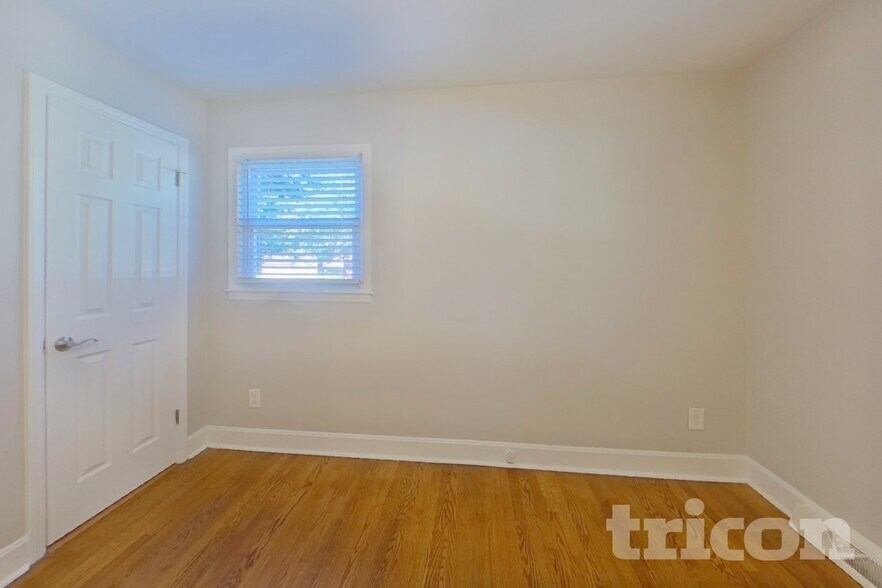 Building Photo - 7133 Starvalley Dr