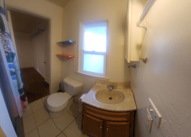 Building Photo - 1690 Phillips Ln