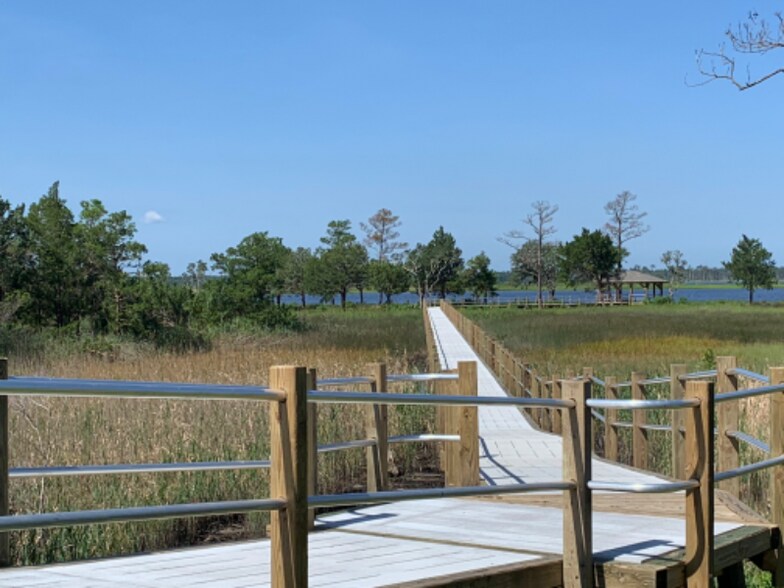 Building Photo - 6518 Sharks Tooth Trl