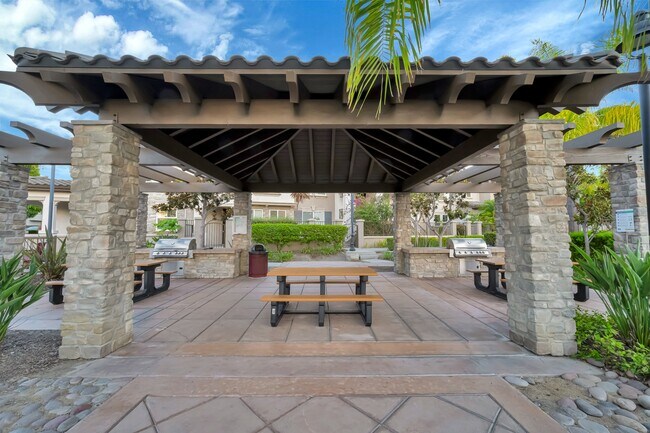 Building Photo - 10509 Hollingsworth Way