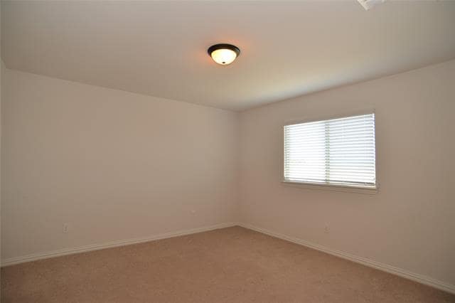 Building Photo - 213 Emerald Creek Dr