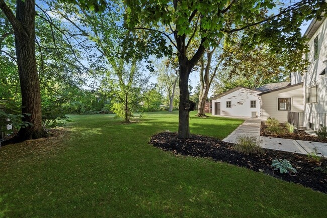 Building Photo - 1037 Belleforte Ave