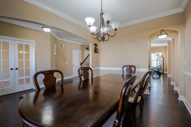 Building Photo - 5773 Highland Grove Dr