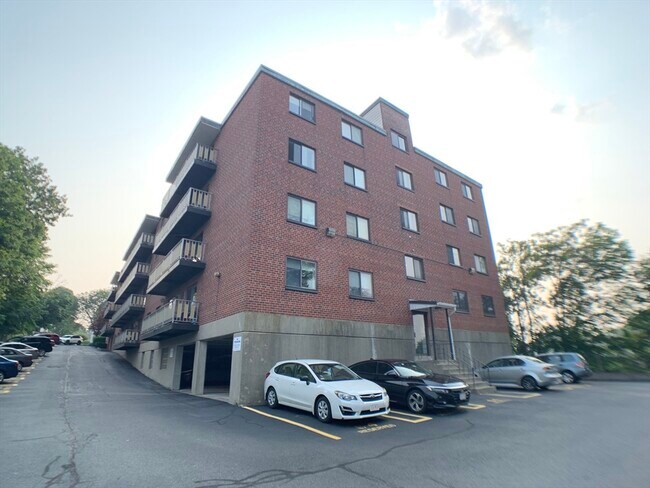 Building Photo - 100 Grandview Ave