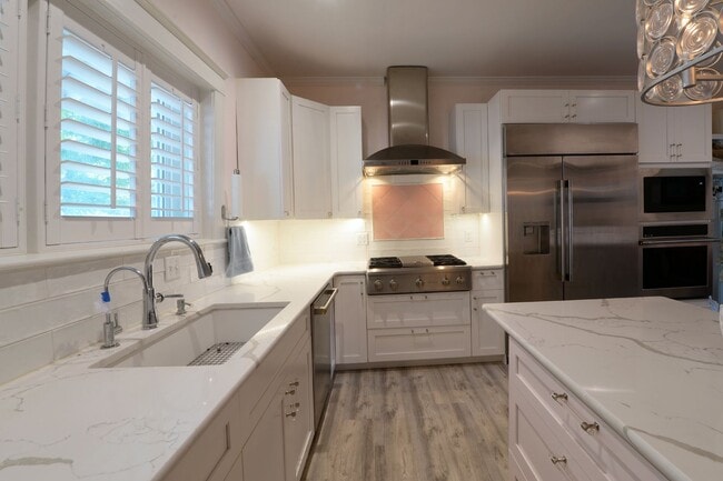 Building Photo - 354 Frieda Ave