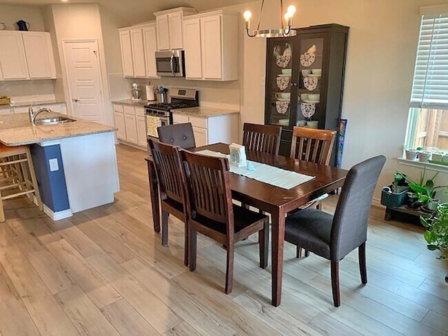 Building Photo - 4016 Spur Trail Dr
