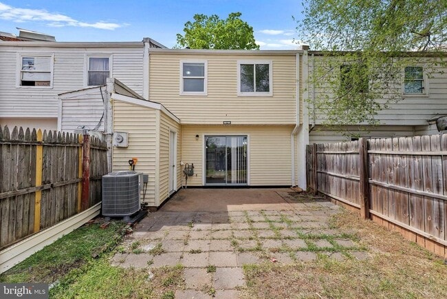 Building Photo - 8145 Community Dr