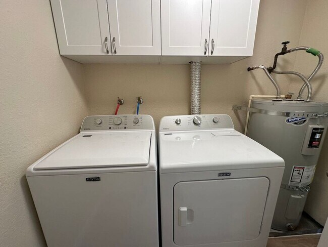 Building Photo - HOS174-Hoskin