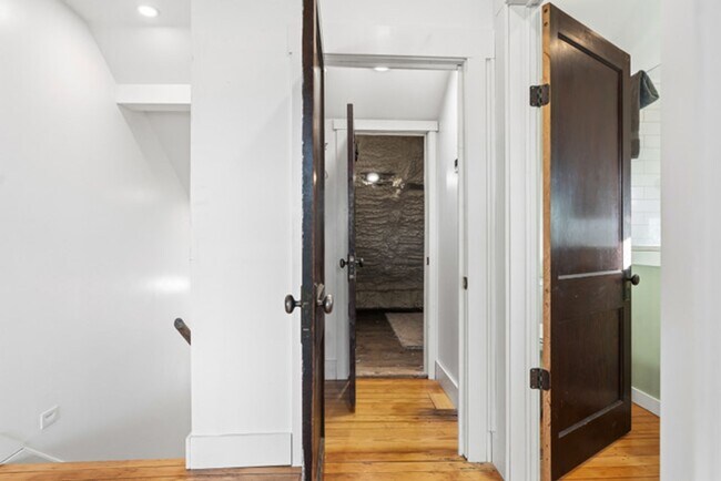 Building Photo - Furnished Country Home For Rent