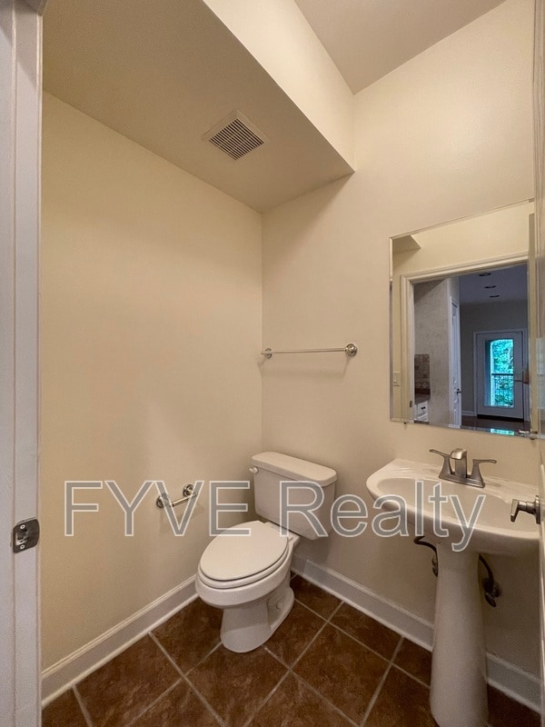 Building Photo - 320 Old Hickory Blvd