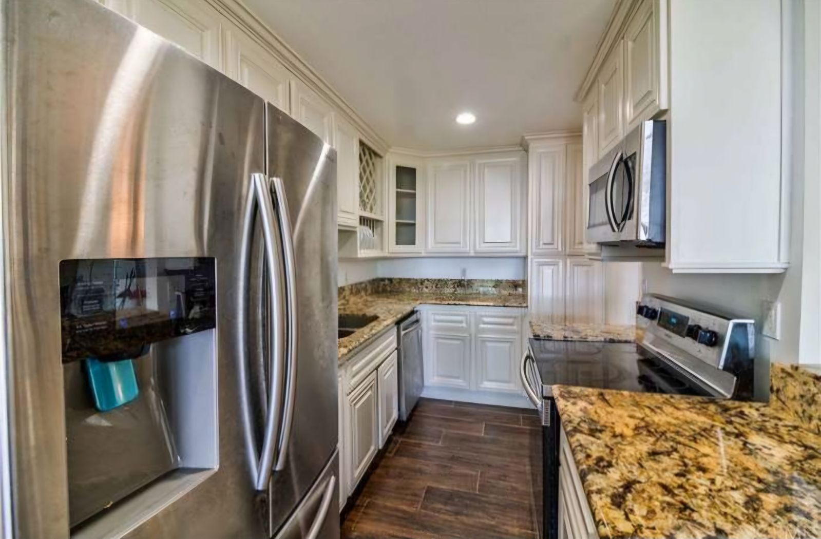 Kitchen - 6526 Ocean Crest Dr