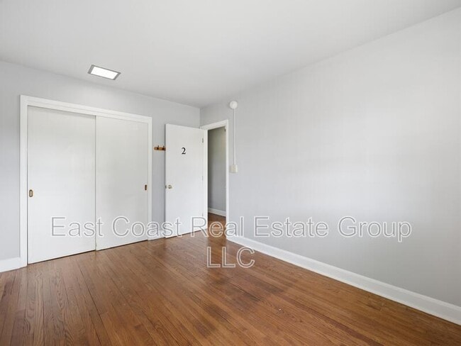 Building Photo - 323 N Potomac St