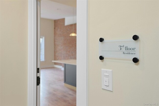 Building Photo - 19 Main St