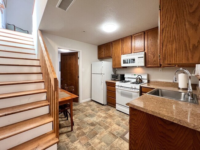 Building Photo - 3138 Browns Valley Rd