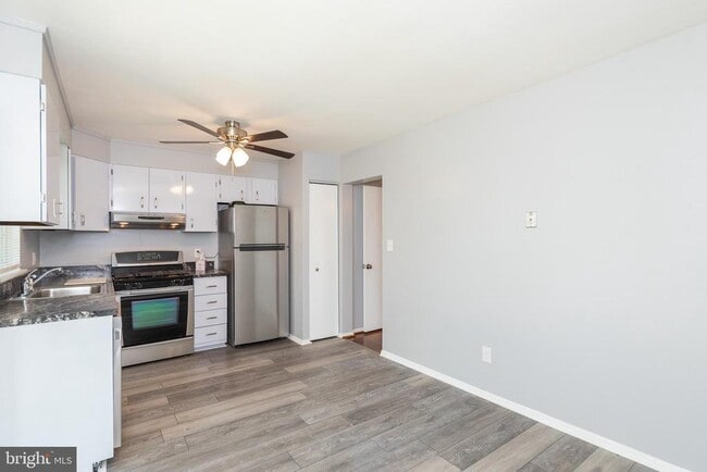 Building Photo - 37 Cardor Ct