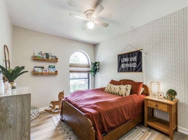Building Photo - 2600 Peppertree Pl