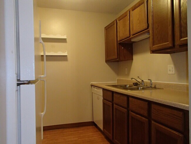 Building Photo - 2220 Valleyhigh Dr NW