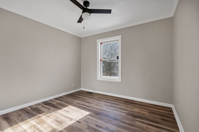 Building Photo - 3915 Schiller Pl