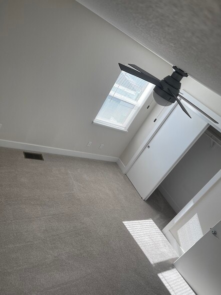 Building Photo - 36 S Park St