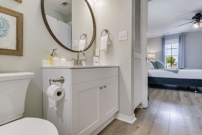 Building Photo - 5499 Medina Rd