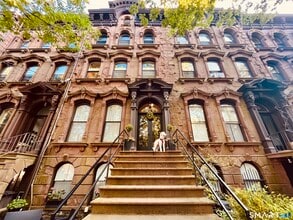 Building Photo - 556 Chapel St