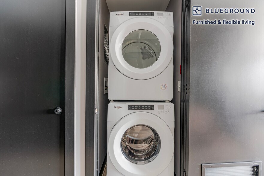 Building Photo - 1313 L St NW