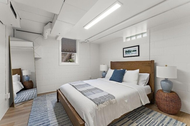 Building Photo - 1424 Vista Ln SW