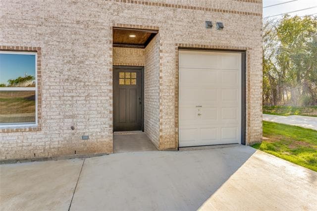 Building Photo - 110 Dealva Ct