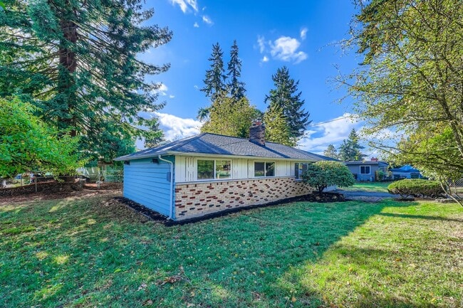 Primary Photo - Fully-Remodeled 3 Bed 1 Bath Mountlake Terrace Home!