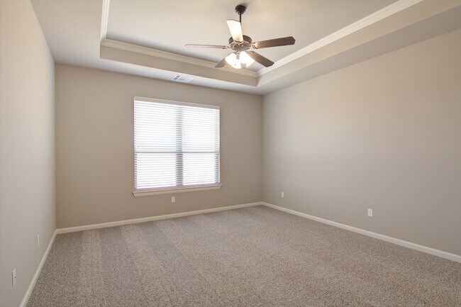 Building Photo - Beautiful Foster Signature Home in Great Location!