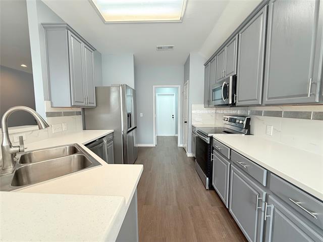 Building Photo - 1004 Broken Spoke Dr