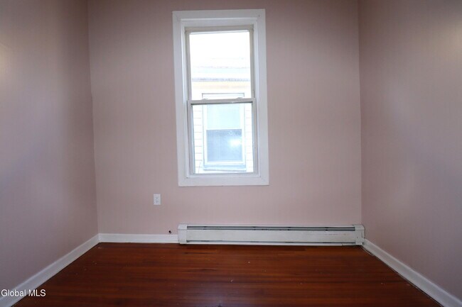 Building Photo - 29 Morris St