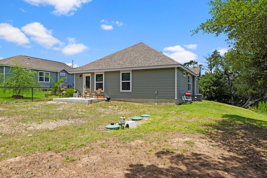 Building Photo - 1777 Point View