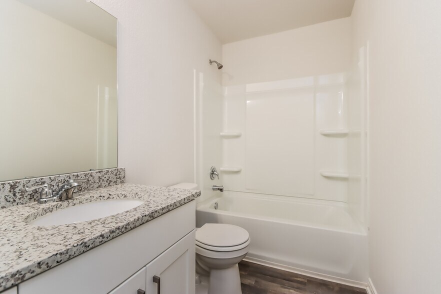 Building Photo - 266 Bluebonnet