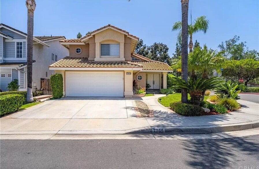 Building Photo - 7944 E Deerfield Ln