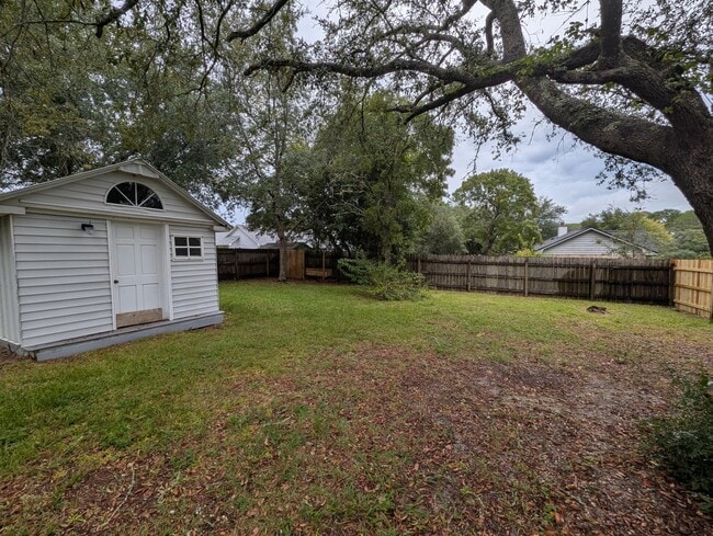 Building Photo - 2625 Weeping Willow Ln