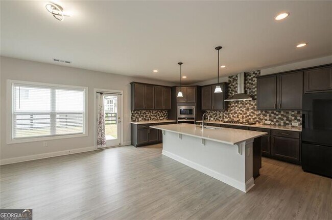 Building Photo - 508 Blackberry Ln