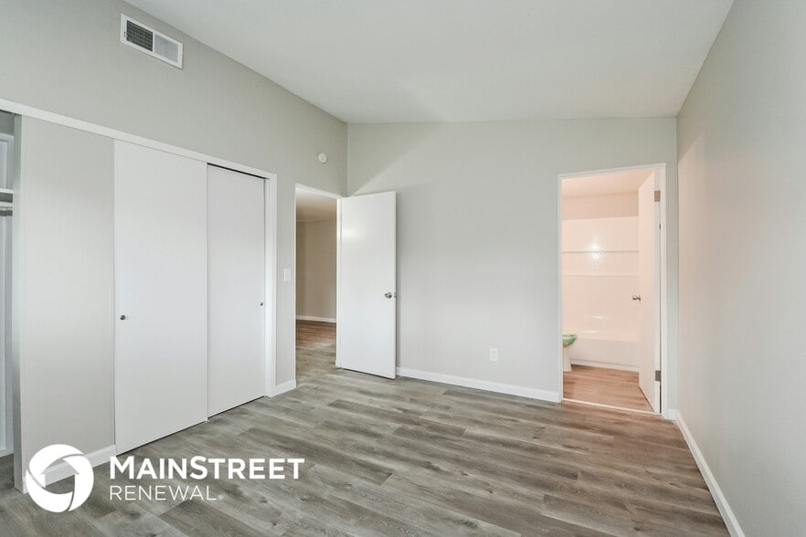 Building Photo - 2380 St Catherine St