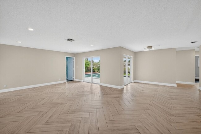 Building Photo - 1460 NE 57th Ct